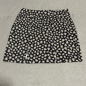 Aeropostal skirt with zipper back and 2 splits in the front
